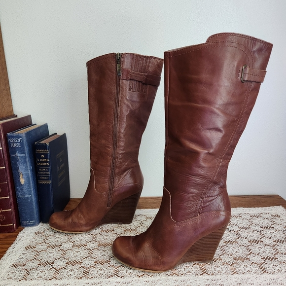 GUESS Tereza Wedge Heeled Leather Boot - Picture 4 of 16